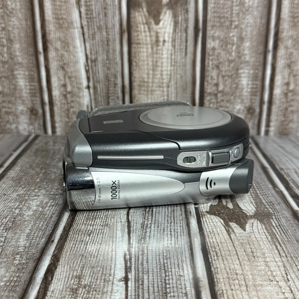 Canon DC220 Optical Zoom DVD Digital Camcorder W/ New Battery and Charger